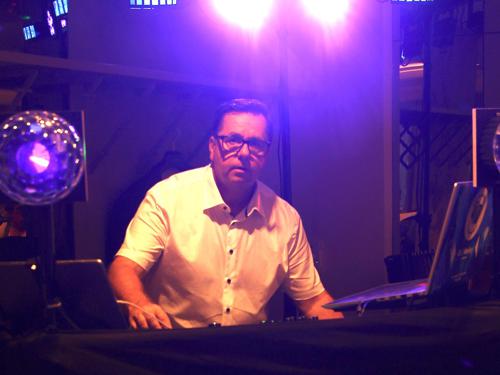 DJ Weiky für deine Hochzeit