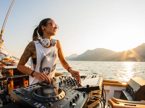 DJane ENA - Für dein Event in Tirol