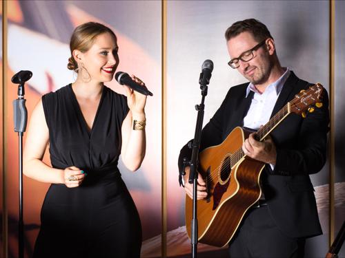 Acoustic Chocolate die Hochzeitsband für eine kirchliche Trauung in Tirol